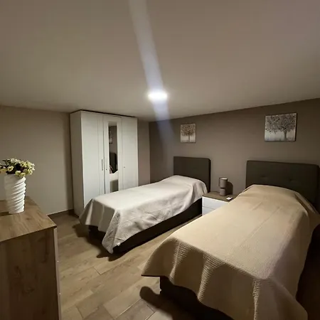 Casa Duezerosei A 5 Minuti Dall Aeroporto Di