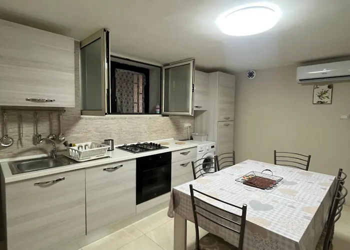 Casa Duezerosei A 5 Minuti Dall Aeroporto Di Неаполь