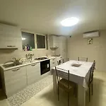 Casa Duezerosei A 5 Minuti Dall Aeroporto Di Feriehus Napoli